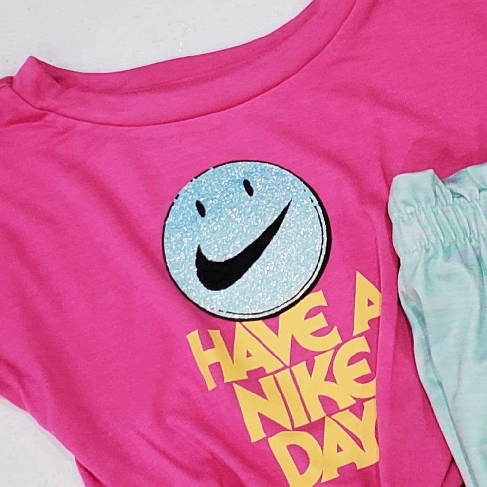 🆕️ Nike Short Set - Picture 2 of 2